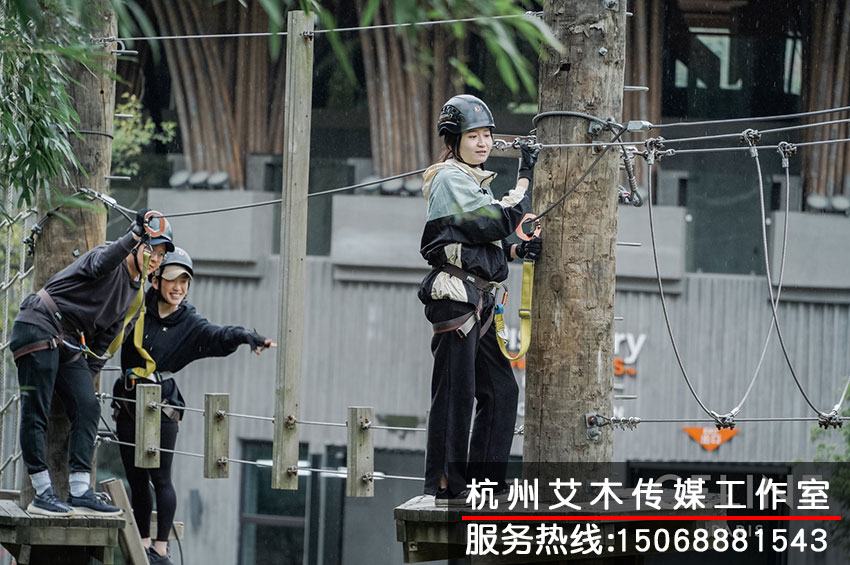 1631111692590834.jpg 攀登過程中小伙伴的情景拍攝